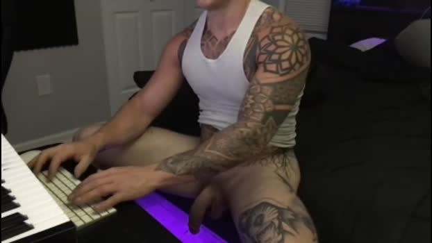 9inchbulll Recorded Webcam SHOW @ Chaturbate 30-04-2025