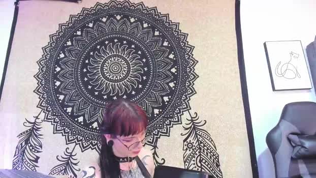 bathory_vamps legs Webcam SHOW @ Chaturbate 30-04-2025