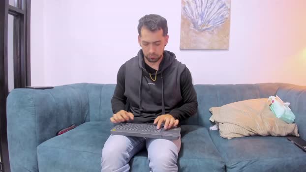 straight__friends fuckher Webcam SHOW @ Chaturbate 03-05-2025
