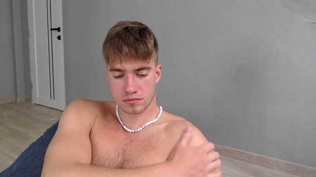 megamaxxxl kissing Webcam SHOW @ Chaturbate 09-05-2025