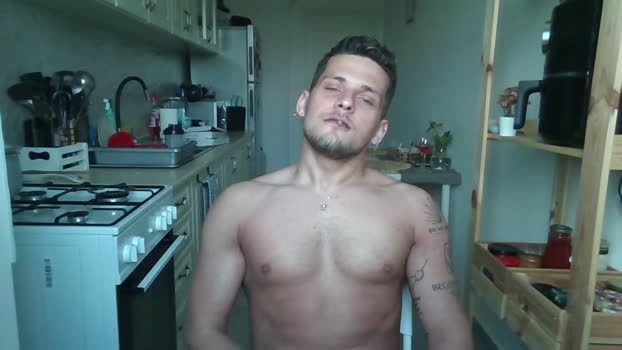 roberto_twink1 Topless Webcam SHOW @ Chaturbate 14-05-2025