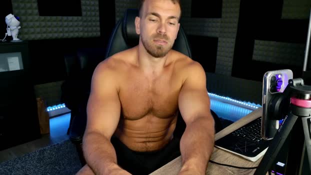 finch93 natural Webcam SHOW @ Chaturbate 17-05-2025
