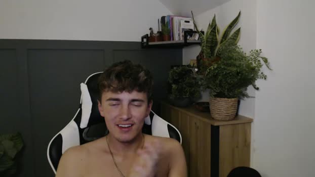 luciancrowe Topless Webcam SHOW @ Chaturbate 20-05-2025