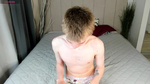 louie_evans bicurious Webcam SHOW @ Chaturbate 04-06-2025