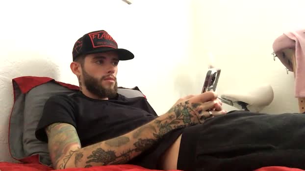 bigdickenergyo3 orgasm Webcam SHOW @ Chaturbate 06-06-2025