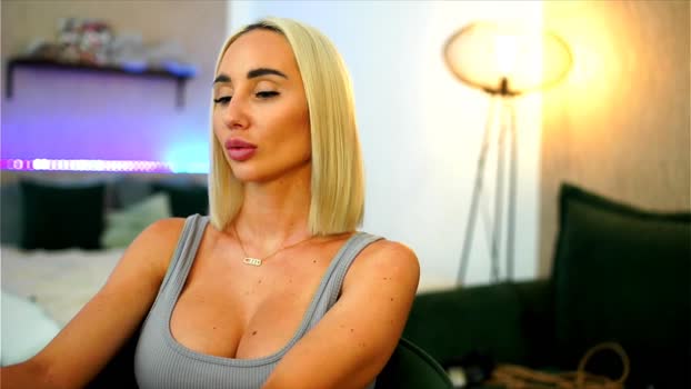 blondiefromtheblock spanking Webcam SHOW @ Chaturbate 01-07-2025