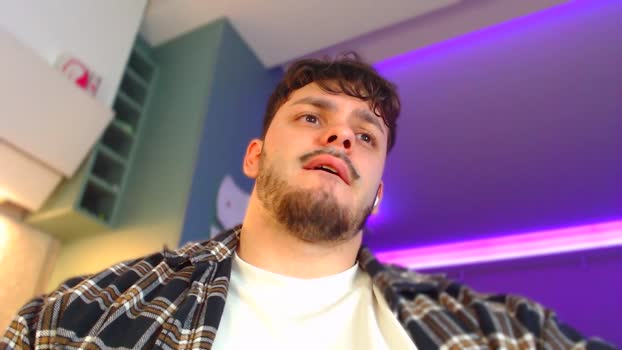 hotpolishsausage legs Webcam SHOW @ Chaturbate 10-07-2025