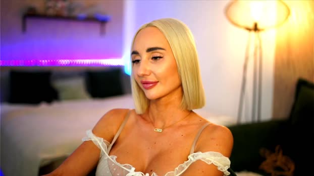 blondiefromtheblock ladyboy Webcam SHOW @ Chaturbate 11-07-2025