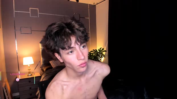 chrristopher77 amateur Webcam SHOW @ Chaturbate 02-08-2025