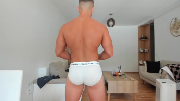 roberto4ever show Webcam SHOW @ Chaturbate 02-08-2025