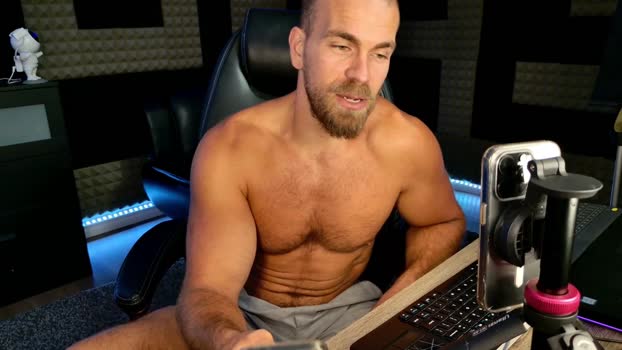 finch93 Download Webcam SHOW @ Chaturbate 02-08-2025
