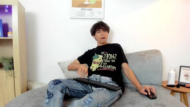honeymoon_sariel playtime Webcam SHOW @ Chaturbate 03-08-2025