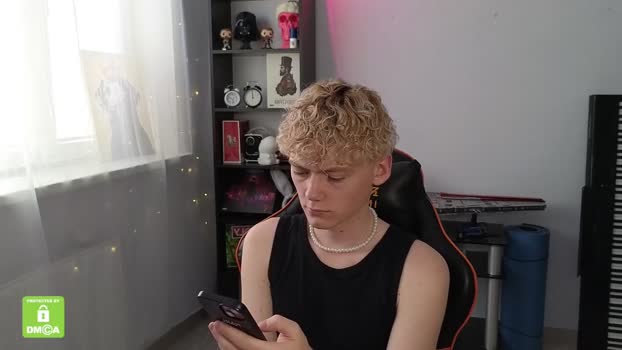 kirill_20_cm prettyface Webcam SHOW @ Chaturbate 04-08-2025