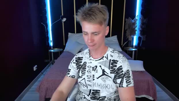lawrence_miles Nude Webcam SHOW @ Chaturbate 04-08-2025