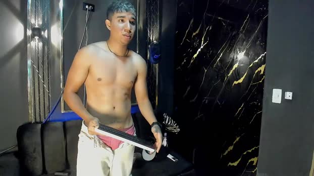 mr_maximo fuckhard Webcam SHOW @ Chaturbate 05-08-2025