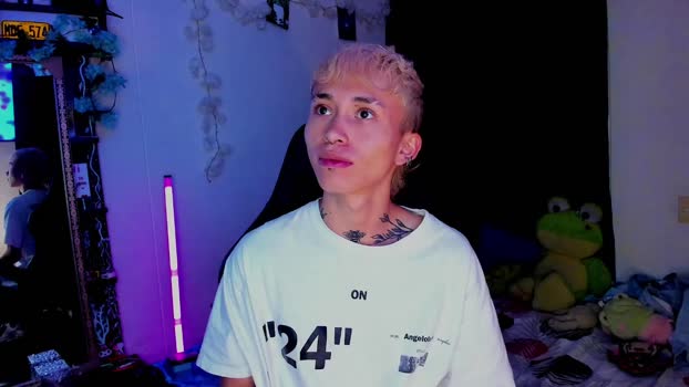 juniior0_0 amateur Webcam SHOW @ Chaturbate 06-08-2025