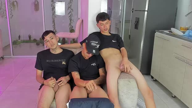 boysdeluxemilitary deep Webcam SHOW @ Chaturbate 12-08-2025