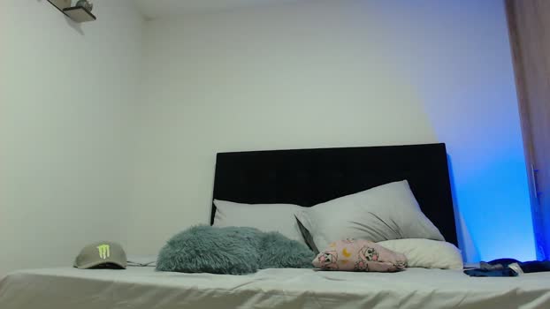 camilo_contre21 skinny Webcam SHOW @ Chaturbate 17-08-2025