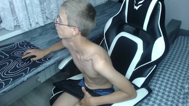 glasses_cat toy Webcam SHOW @ Chaturbate 17-08-2025