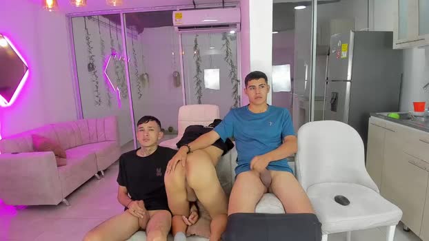 boysdeluxemilitary jackoff Webcam SHOW @ Chaturbate 20-08-2025
