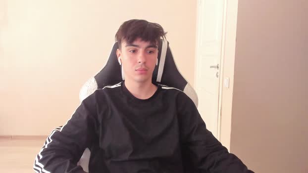 stralght_twinks suckshow Webcam SHOW @ Chaturbate 20-08-2025