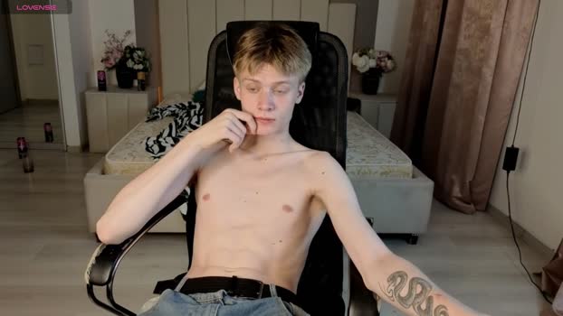 louie_evans cute Webcam SHOW @ Chaturbate 20-08-2025