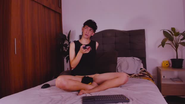 2gays_1straight Recorded Webcam SHOW @ Chaturbate 23-08-2025