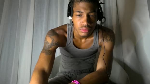 blackbulltitus sexyfeet Webcam SHOW @ Chaturbate 24-08-2025
