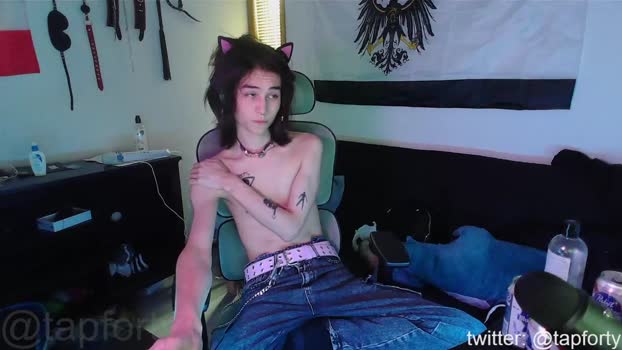 tap_forty kissing Webcam SHOW @ Chaturbate 02-09-2025