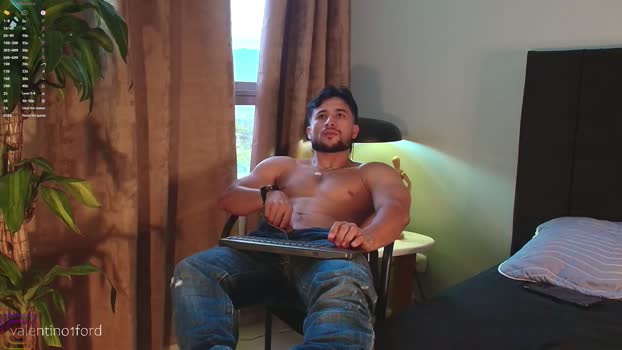 valentinoford suckcock Webcam SHOW @ Chaturbate 04-09-2025