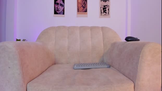 agathauwuart toys Webcam SHOW @ Chaturbate 05-09-2025