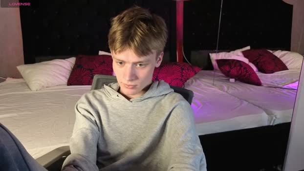 louie_evans handsome Webcam SHOW @ Chaturbate 05-09-2025