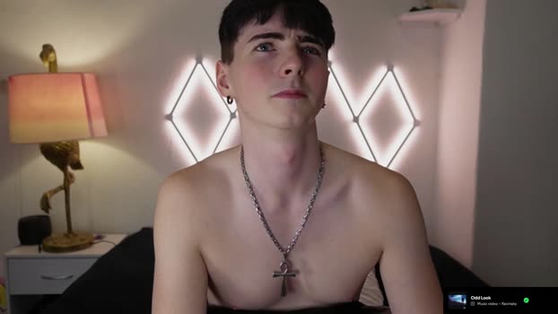 alfiegreenxxx show Webcam SHOW @ Chaturbate 06-09-2025