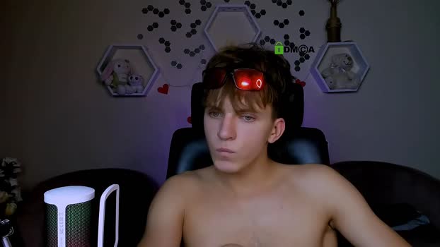 travis_wolf_ lick Webcam SHOW @ Chaturbate 19-09-2025