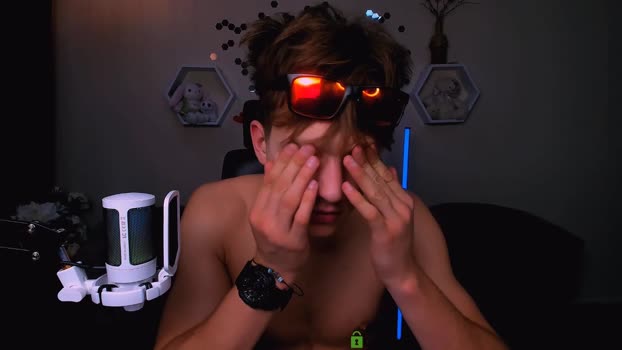 travis_wolf_ sexy Webcam SHOW @ Chaturbate 20-09-2025