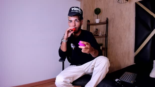 thiagoferreti_ sexyfeet Webcam SHOW @ Chaturbate 26-09-2025