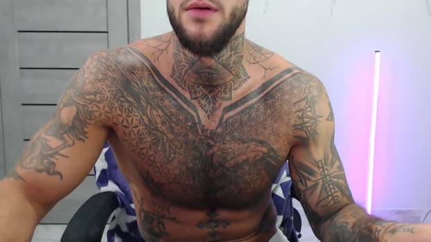 maxi_foxxx suckshow Webcam SHOW @ Chaturbate 01-10-2025