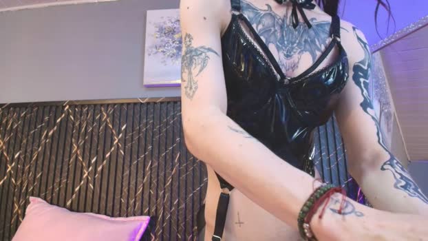 bathory_vamps kiss Webcam SHOW @ Chaturbate 01-10-2025