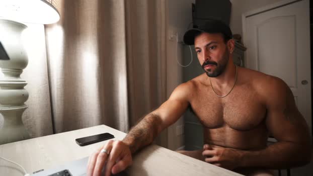 brucestryker big Webcam SHOW @ Chaturbate 03-10-2025