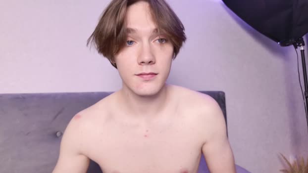 callmenineoneseven spanking Webcam SHOW @ Chaturbate 03-10-2025