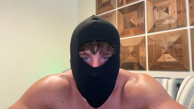hungkingg22 kiss Webcam SHOW @ Chaturbate 03-10-2025