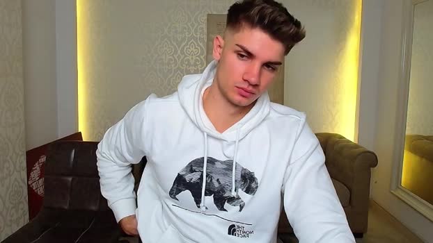 maxkaiden prettyface Webcam SHOW @ Chaturbate 04-10-2025