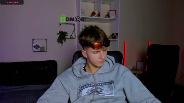 travis_wolf_ Pretty Webcam SHOW @ Chaturbate 05-10-2025