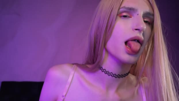 kira_long play Webcam SHOW @ Chaturbate 06-10-2025