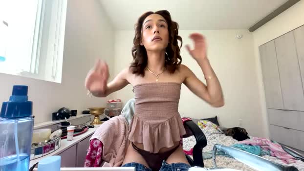 yungfemslut yummy Webcam SHOW @ Chaturbate 05-10-2025