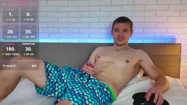 garettvosss sweet Webcam SHOW @ Chaturbate 08-10-2025