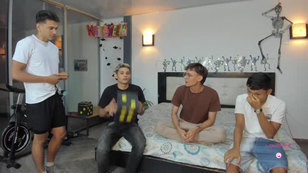 playhardsex sexyfeet Webcam SHOW @ Chaturbate 08-10-2025