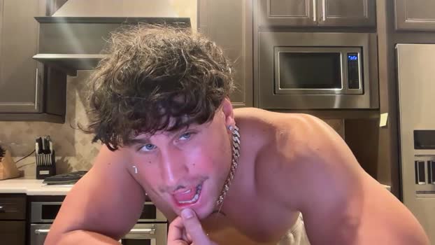 hungkingg22 suckshow Webcam SHOW @ Chaturbate 10-10-2025