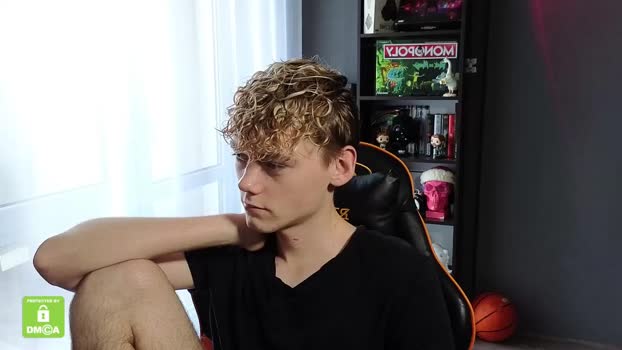 kirill_20_cm striptease Webcam SHOW @ Chaturbate 12-10-2025