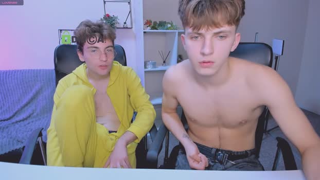 travis_wolf_ Cam Webcam SHOW @ Chaturbate 12-10-2025